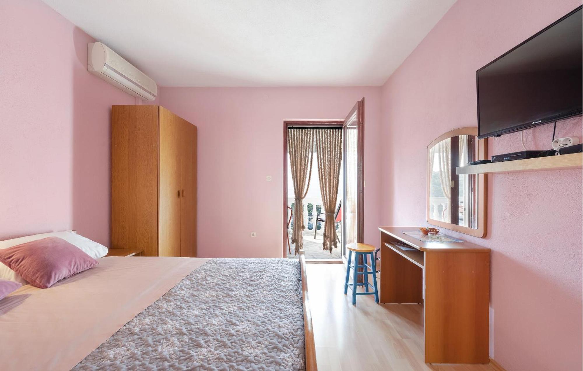 1 Bedroom Stunning Apartment In Primosten Luaran gambar