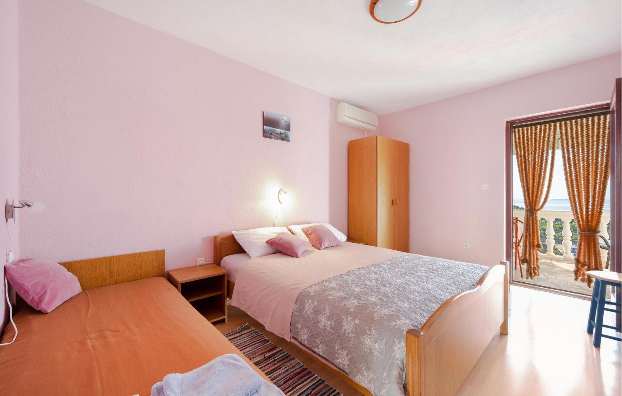 1 Bedroom Stunning Apartment In Primosten Luaran gambar
