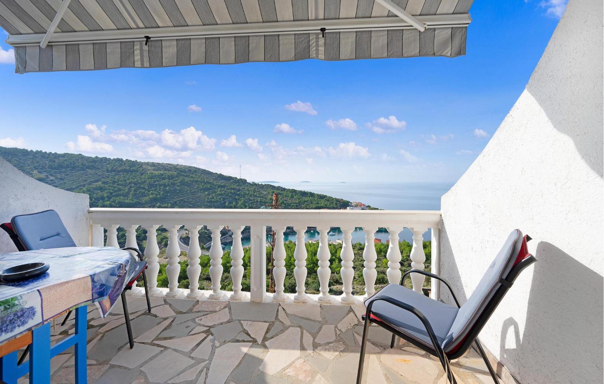 1 Bedroom Stunning Apartment In Primosten Luaran gambar
