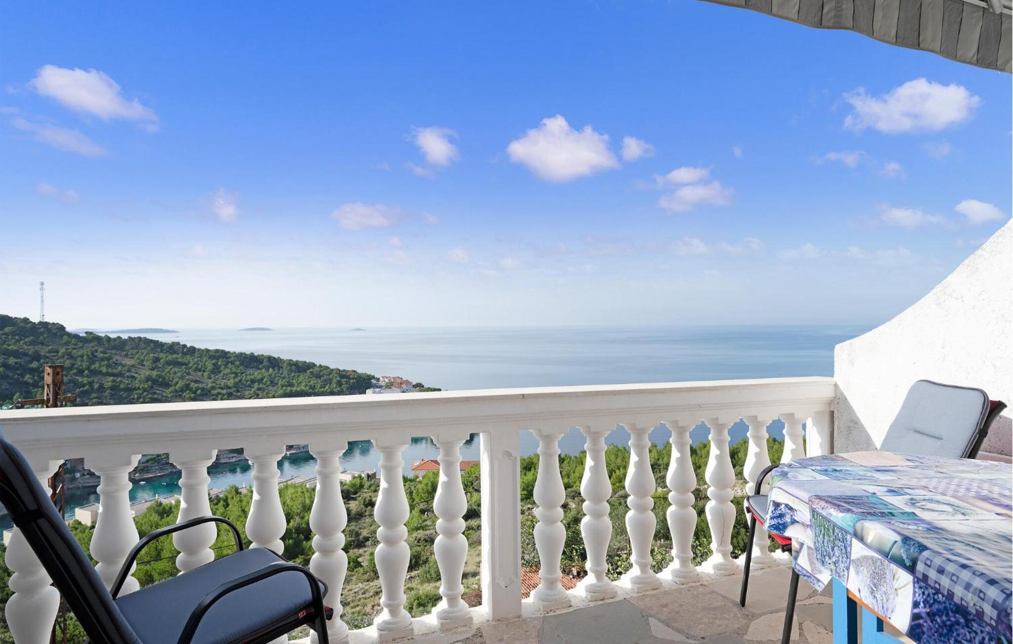 1 Bedroom Stunning Apartment In Primosten Luaran gambar